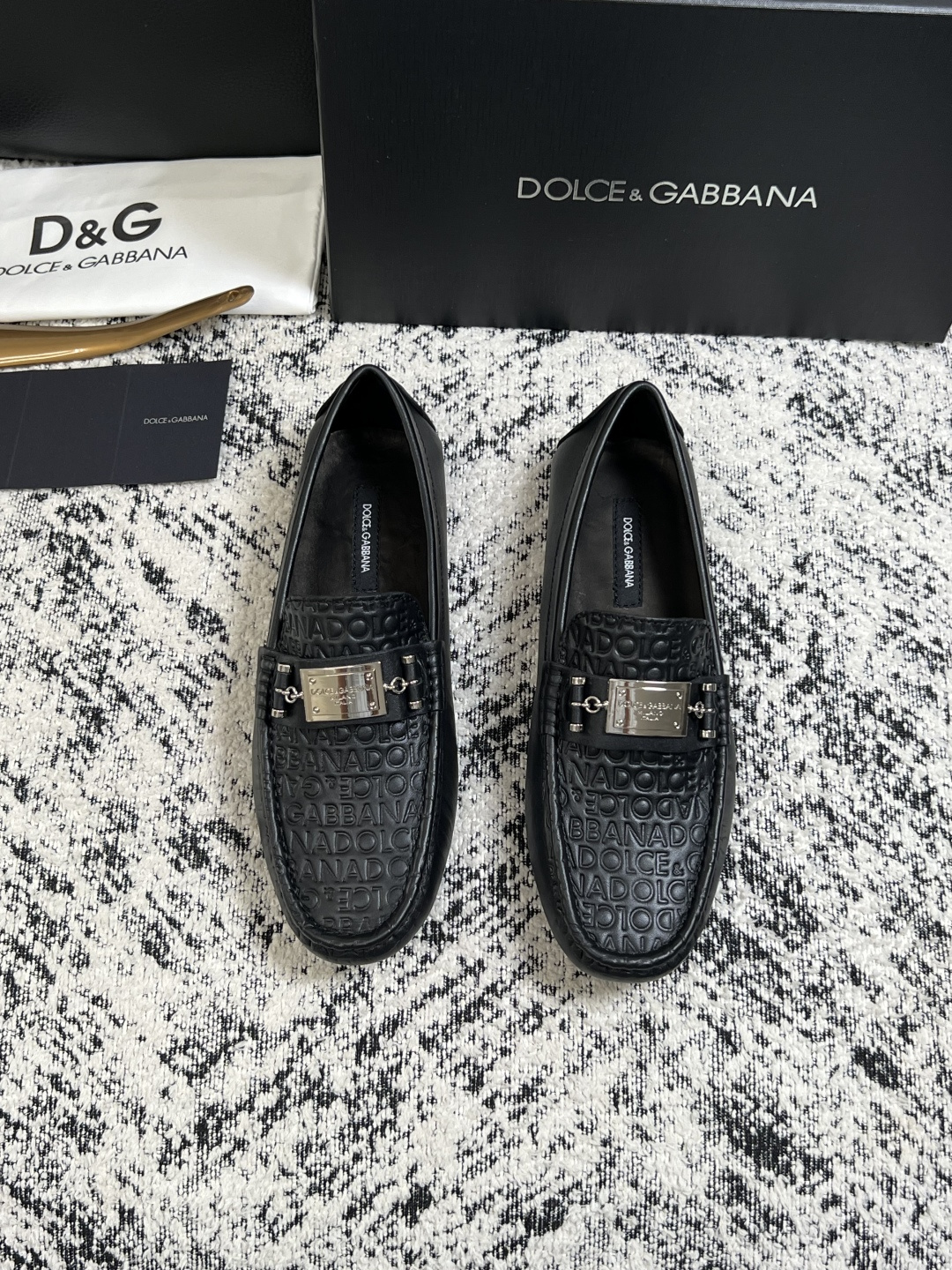 Dolce & Gabbana   高品质  顶级工艺品  杜嘉班纳 爆款豆豆鞋专柜新品同步，鞋面意大利进口牛皮面料，高