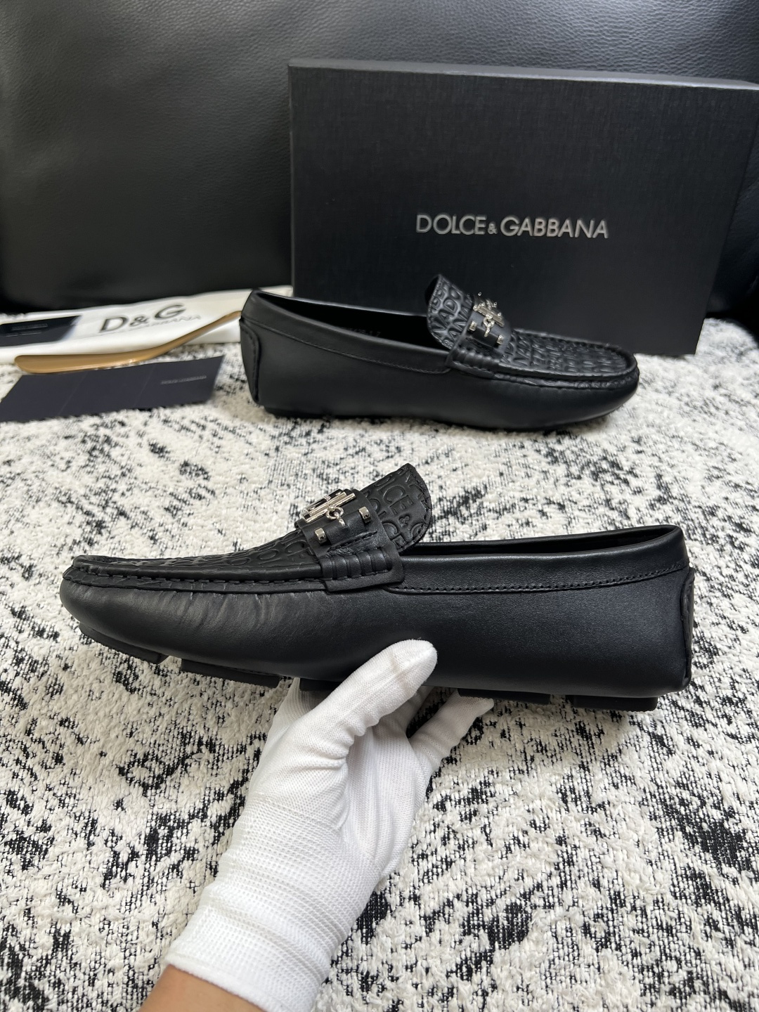 Dolce & Gabbana   高品质  顶级工艺品  杜嘉班纳 爆款豆豆鞋专柜新品同步，鞋面意大利进口牛皮面料，高