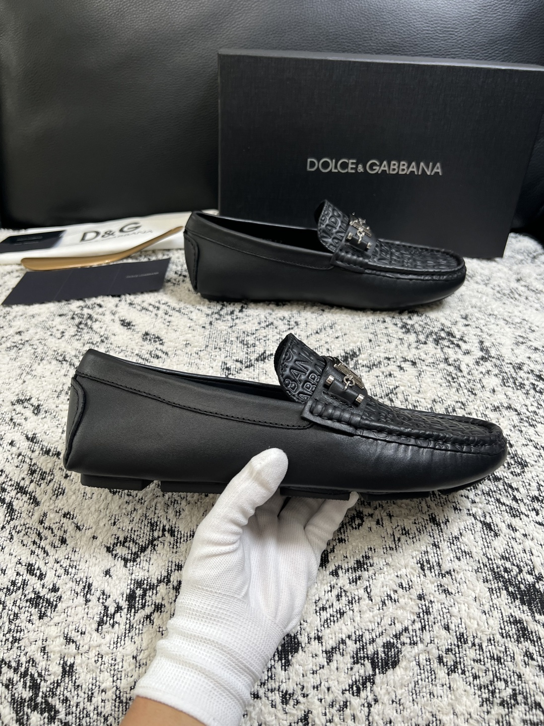 Dolce & Gabbana   高品质  顶级工艺品  杜嘉班纳 爆款豆豆鞋专柜新品同步，鞋面意大利进口牛皮面料，高