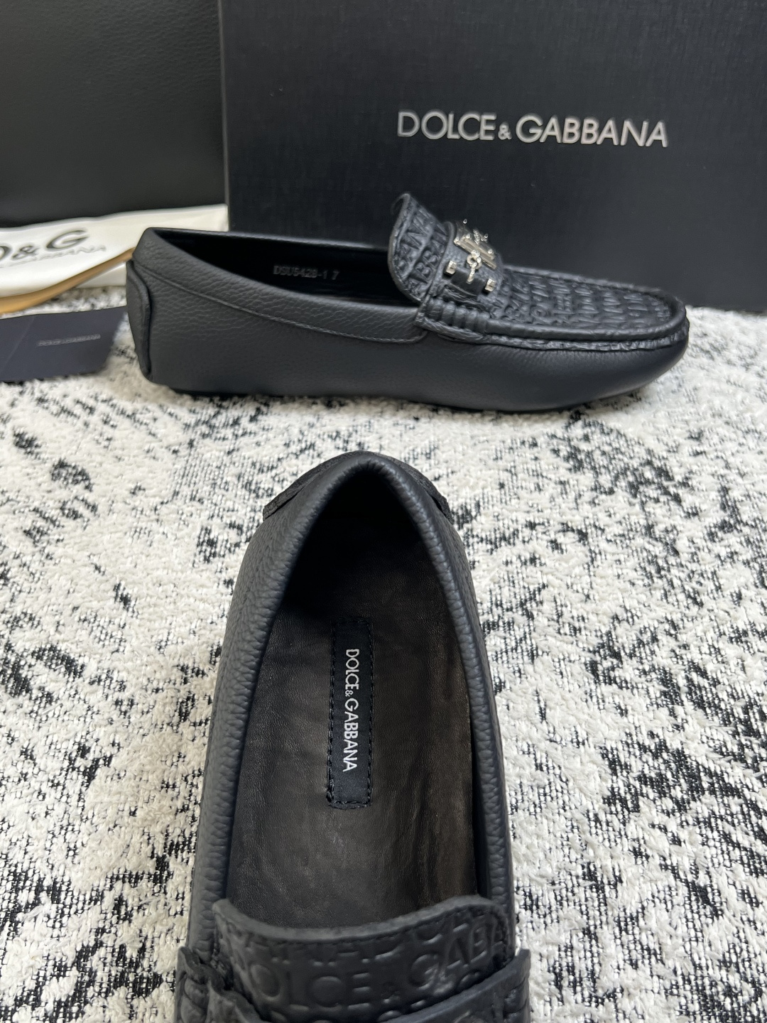 Dolce & Gabbana   高品质  顶级工艺品  杜嘉班纳 爆款豆豆鞋专柜新品同步，鞋面意大利进口牛皮面料，高