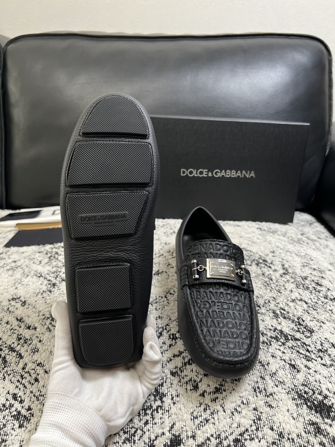 Dolce & Gabbana   高品质  顶级工艺品  杜嘉班纳 爆款豆豆鞋专柜新品同步，鞋面意大利进口牛皮面料，高