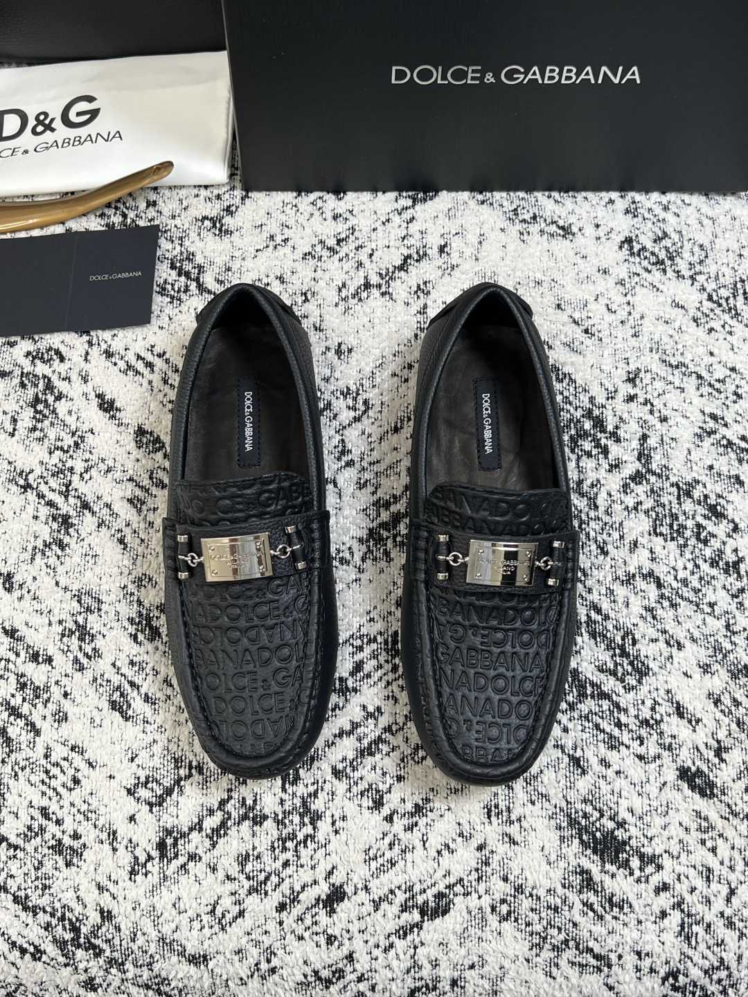 Dolce & Gabbana   高品质  顶级工艺品  杜嘉班纳 爆款豆豆鞋专柜新品同步，鞋面意大利进口牛皮面料，高