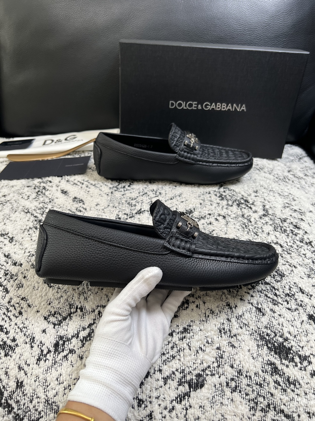 Dolce & Gabbana   高品质  顶级工艺品  杜嘉班纳 爆款豆豆鞋专柜新品同步，鞋面意大利进口牛皮面料，高