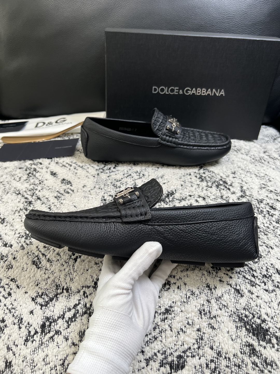 Dolce & Gabbana   高品质  顶级工艺品  杜嘉班纳 爆款豆豆鞋专柜新品同步，鞋面意大利进口牛皮面料，高