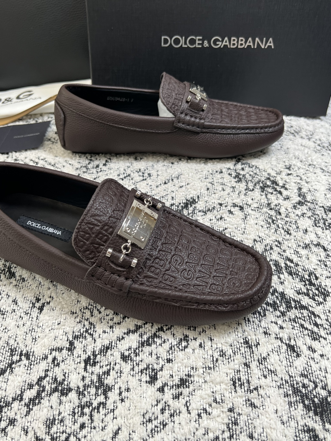 Dolce & Gabbana   高品质  顶级工艺品  杜嘉班纳 爆款豆豆鞋专柜新品同步，鞋面意大利进口牛皮面料，高