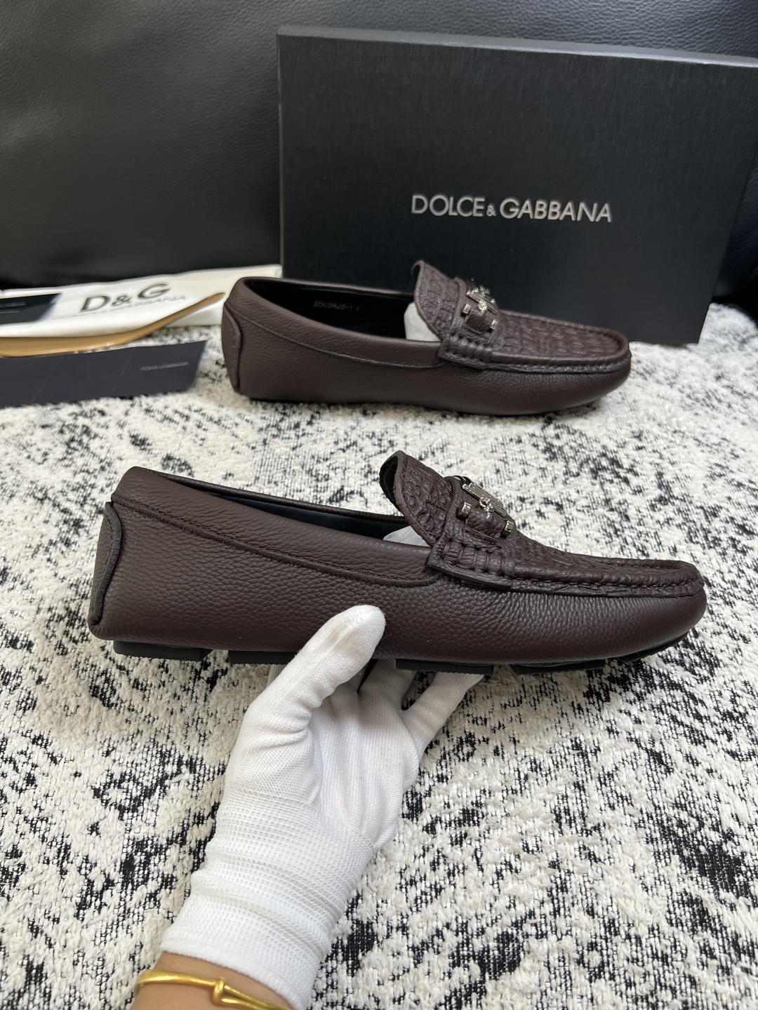 Dolce & Gabbana   高品质  顶级工艺品  杜嘉班纳 爆款豆豆鞋专柜新品同步，鞋面意大利进口牛皮面料，高