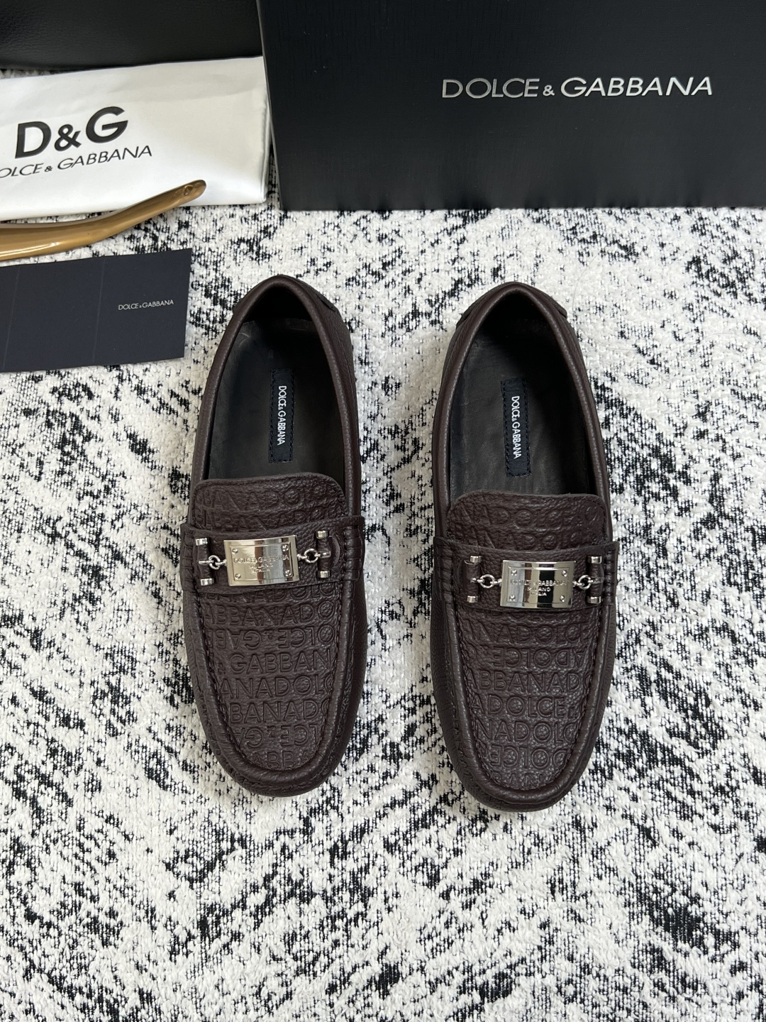 Dolce & Gabbana   高品质  顶级工艺品  杜嘉班纳 爆款豆豆鞋专柜新品同步，鞋面意大利进口牛皮面料，高