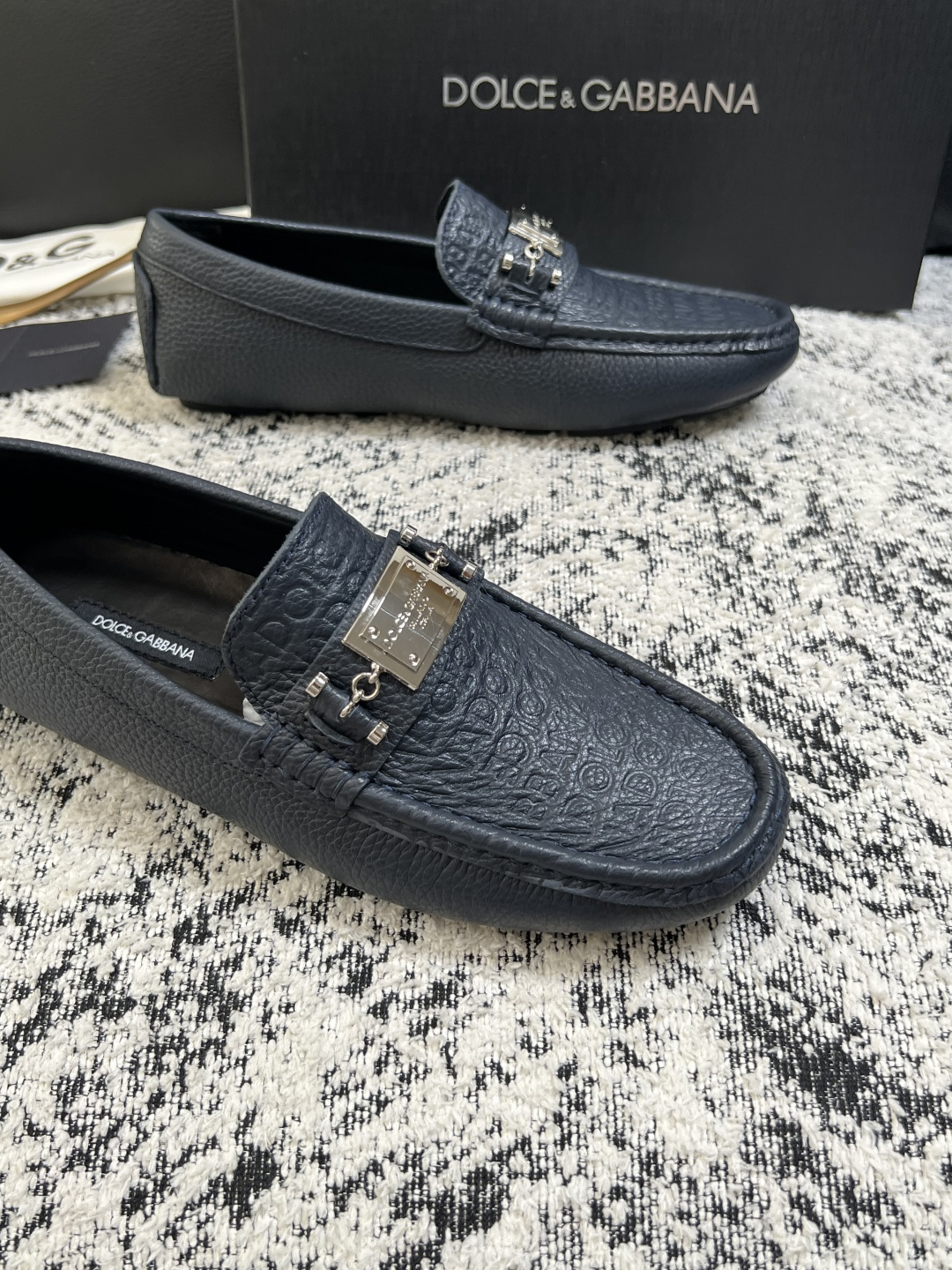 Dolce & Gabbana   高品质  顶级工艺品  杜嘉班纳 爆款豆豆鞋专柜新品同步，鞋面意大利进口牛皮面料，高