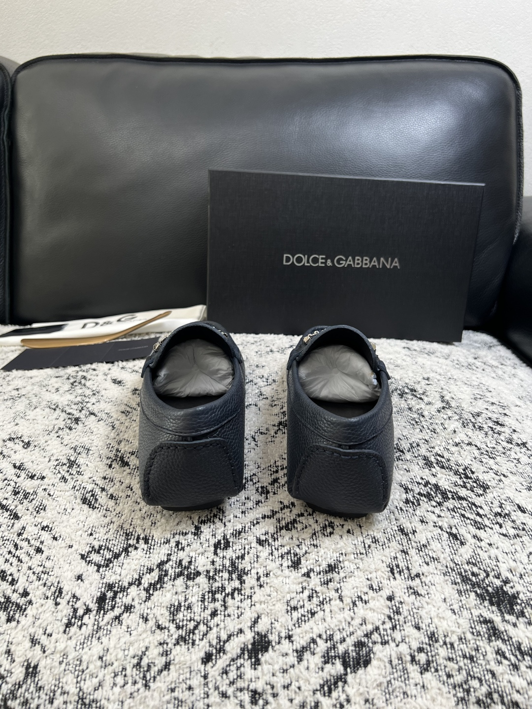 Dolce & Gabbana   高品质  顶级工艺品  杜嘉班纳 爆款豆豆鞋专柜新品同步，鞋面意大利进口牛皮面料，高