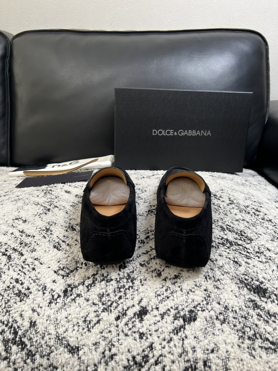 Dolce & Gabbana   高品质  顶级工艺品  杜嘉班纳 爆款豆豆鞋专柜新品同步，鞋面意大利进口牛皮面料，高