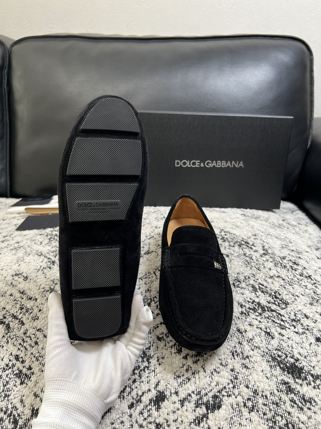 Dolce & Gabbana   高品质  顶级工艺品  杜嘉班纳 爆款豆豆鞋专柜新品同步，鞋面意大利进口牛皮面料，高