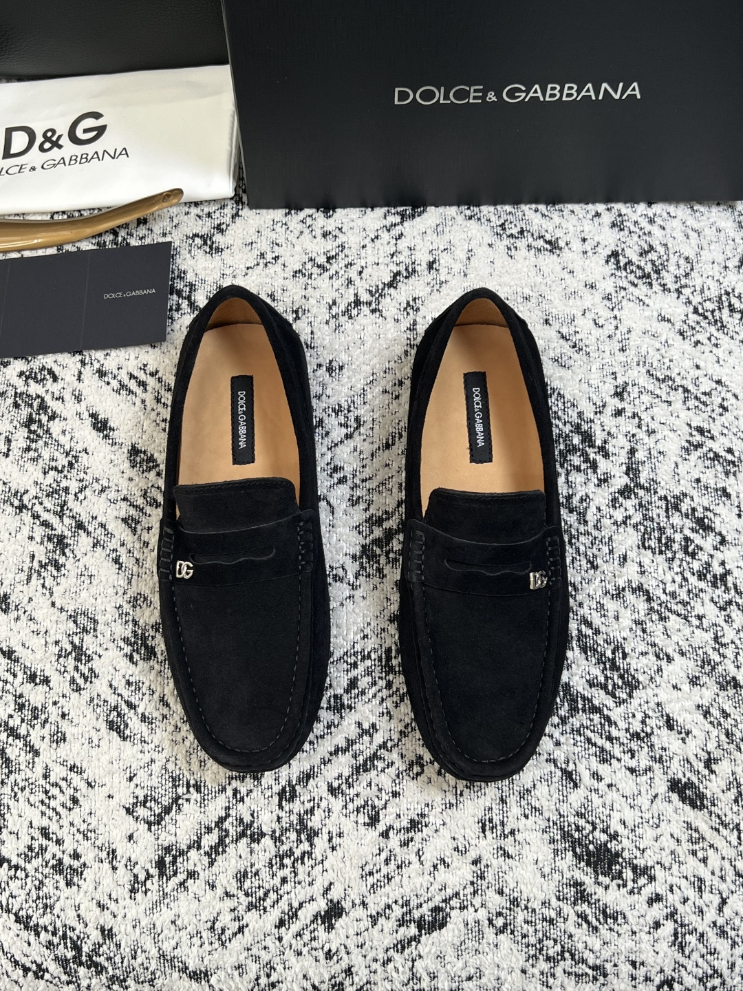 Dolce & Gabbana   高品质  顶级工艺品  杜嘉班纳 爆款豆豆鞋专柜新品同步，鞋面意大利进口牛皮面料，高
