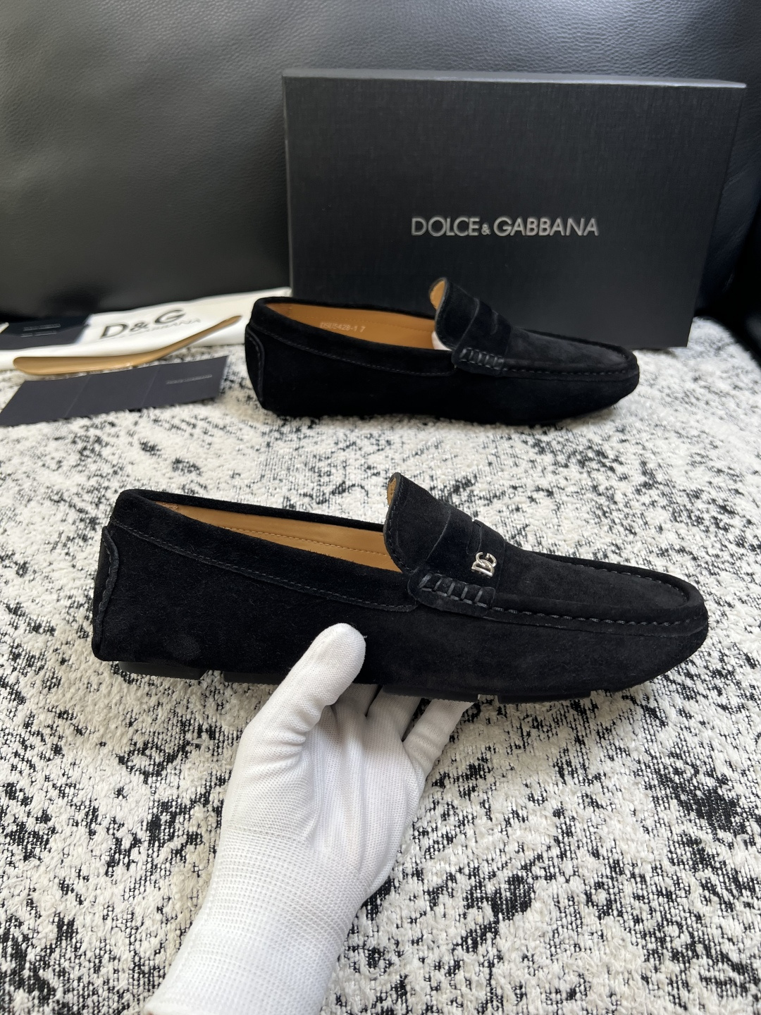 Dolce & Gabbana   高品质  顶级工艺品  杜嘉班纳 爆款豆豆鞋专柜新品同步，鞋面意大利进口牛皮面料，高