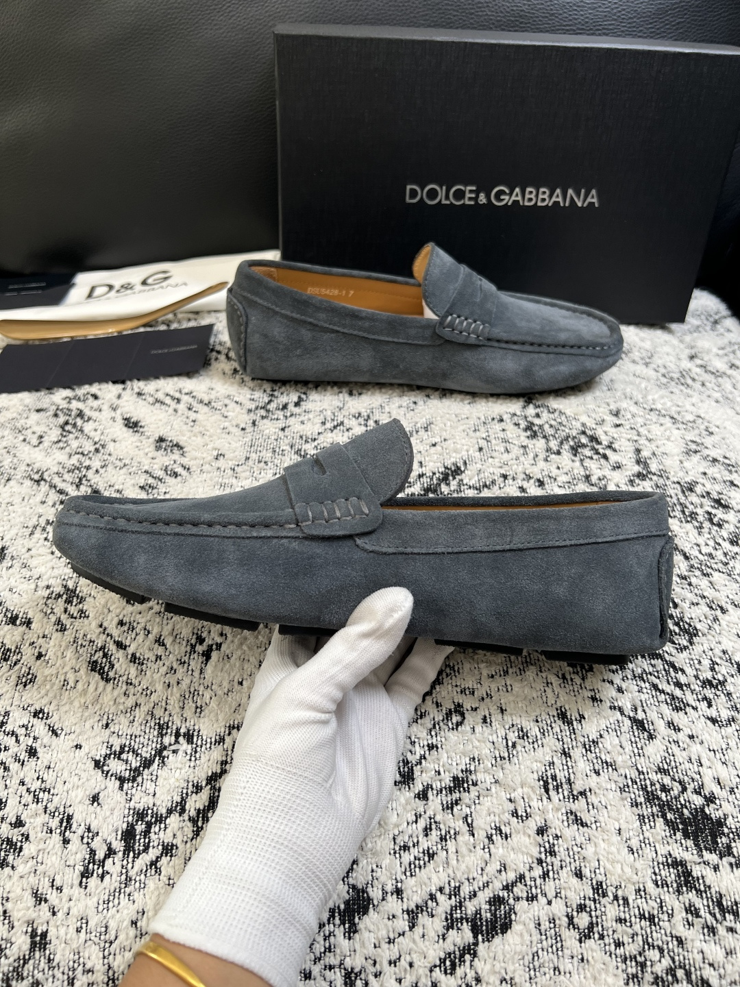 Dolce & Gabbana   高品质  顶级工艺品  杜嘉班纳 爆款豆豆鞋专柜新品同步，鞋面意大利进口牛皮面料，高