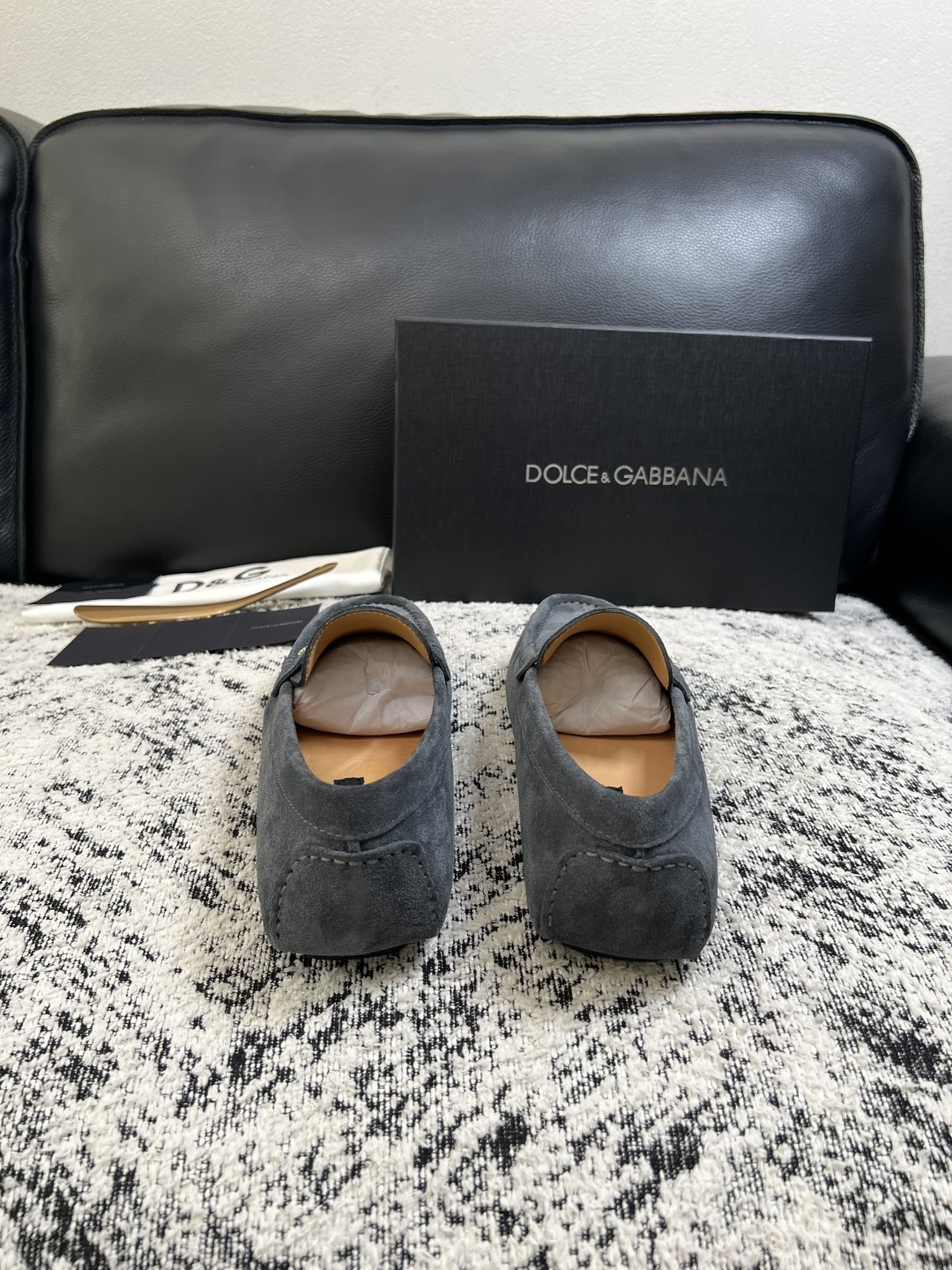 Dolce & Gabbana   高品质  顶级工艺品  杜嘉班纳 爆款豆豆鞋专柜新品同步，鞋面意大利进口牛皮面料，高