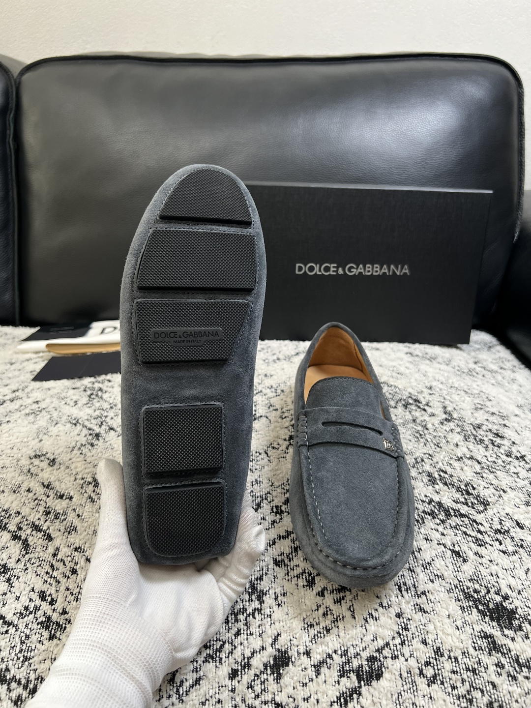 Dolce & Gabbana   高品质  顶级工艺品  杜嘉班纳 爆款豆豆鞋专柜新品同步，鞋面意大利进口牛皮面料，高