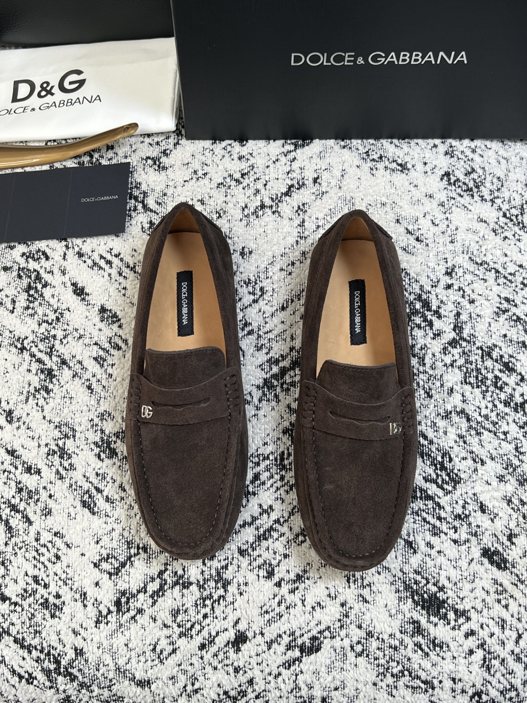 Dolce & Gabbana   高品质  顶级工艺品  杜嘉班纳 爆款豆豆鞋专柜新品同步，鞋面意大利进口牛皮面料，高
