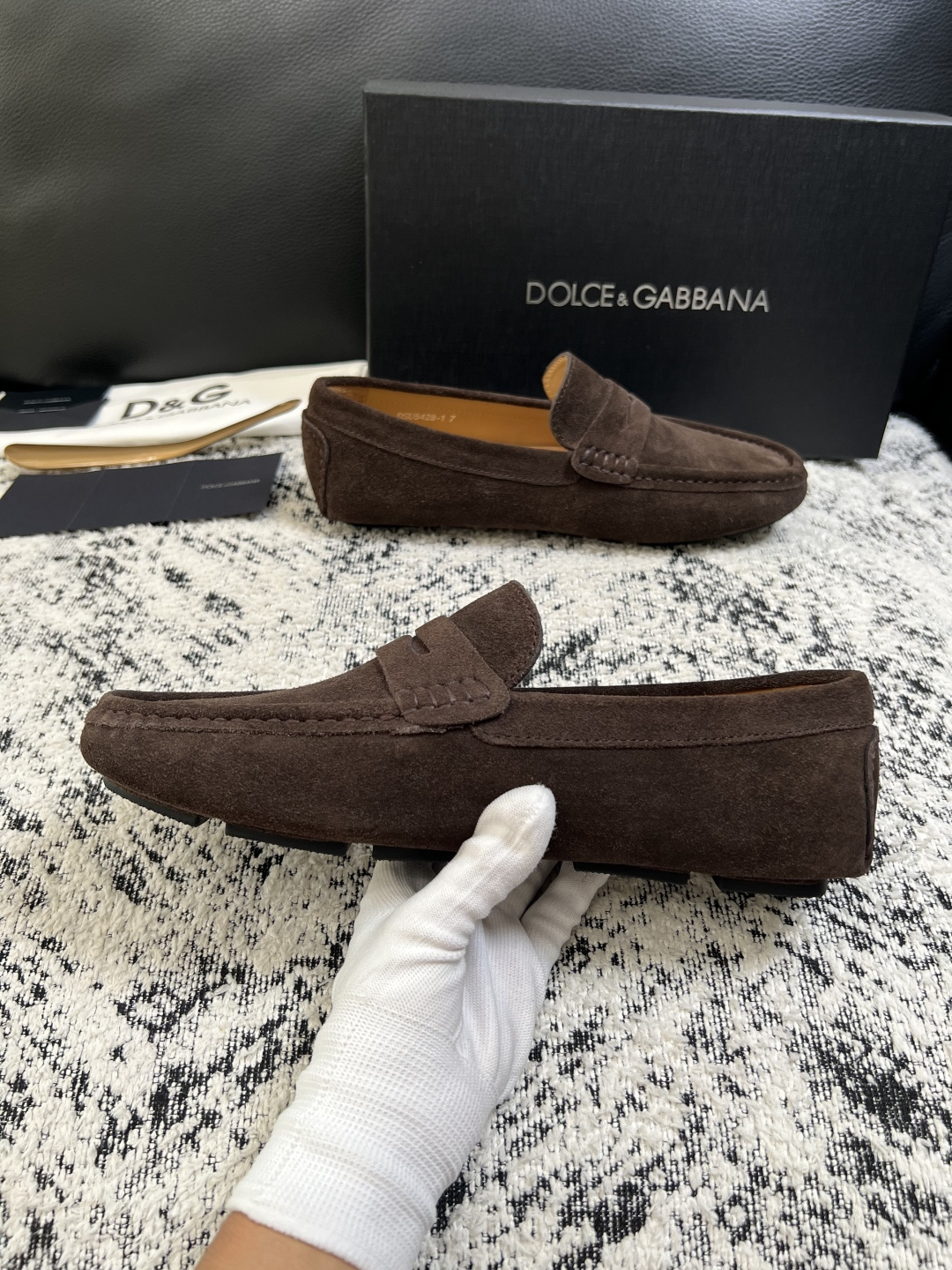 Dolce & Gabbana   高品质  顶级工艺品  杜嘉班纳 爆款豆豆鞋专柜新品同步，鞋面意大利进口牛皮面料，高