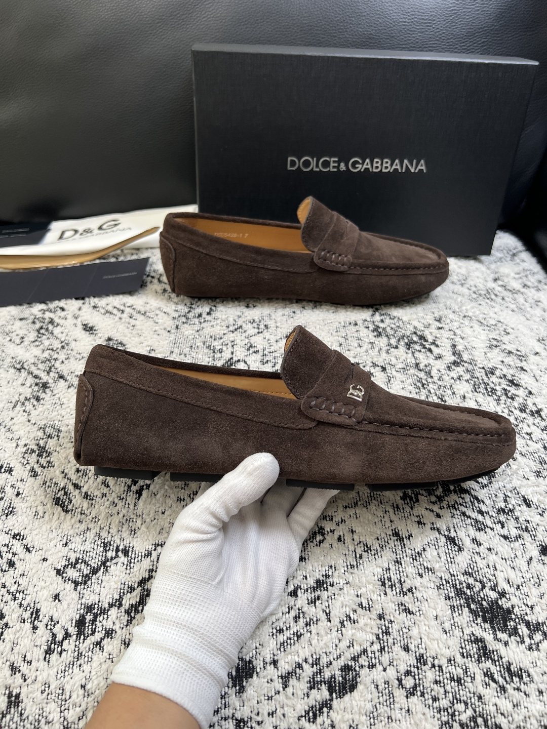 Dolce & Gabbana   高品质  顶级工艺品  杜嘉班纳 爆款豆豆鞋专柜新品同步，鞋面意大利进口牛皮面料，高
