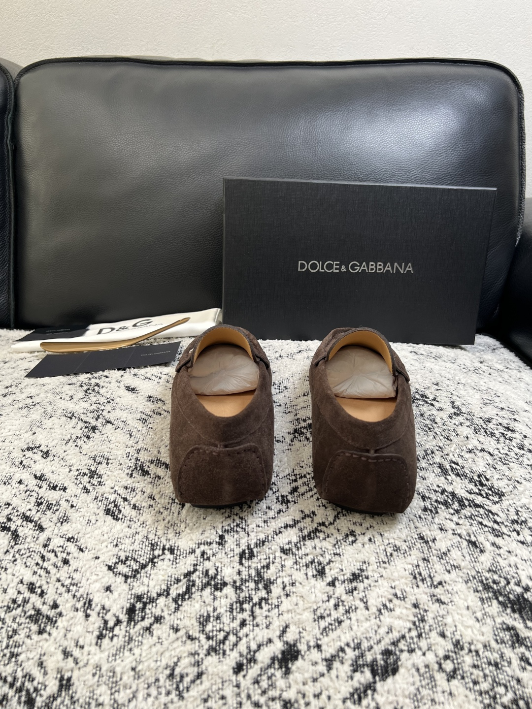 Dolce & Gabbana   高品质  顶级工艺品  杜嘉班纳 爆款豆豆鞋专柜新品同步，鞋面意大利进口牛皮面料，高