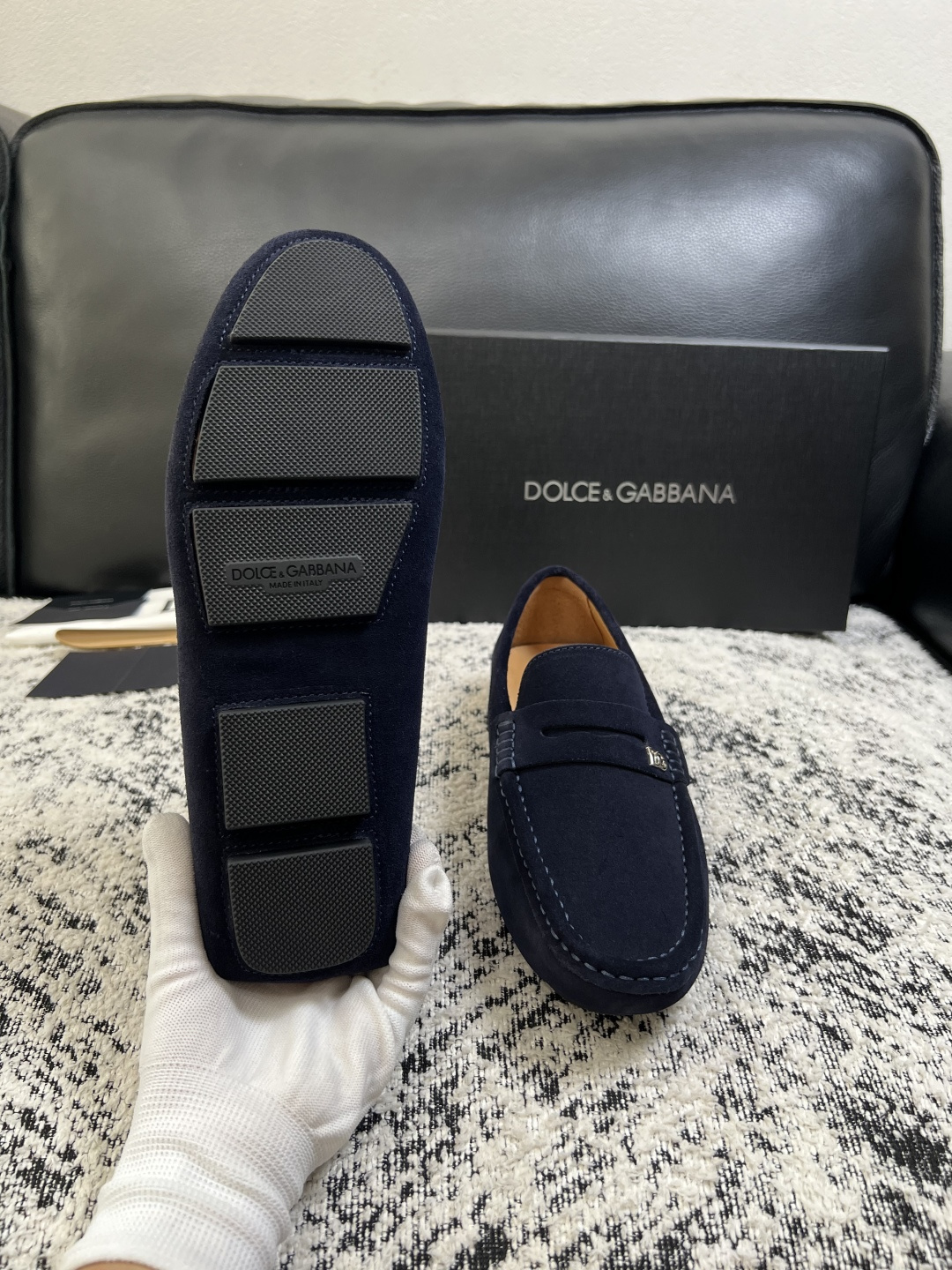Dolce & Gabbana   高品质  顶级工艺品  杜嘉班纳 爆款豆豆鞋专柜新品同步，鞋面意大利进口牛皮面料，高