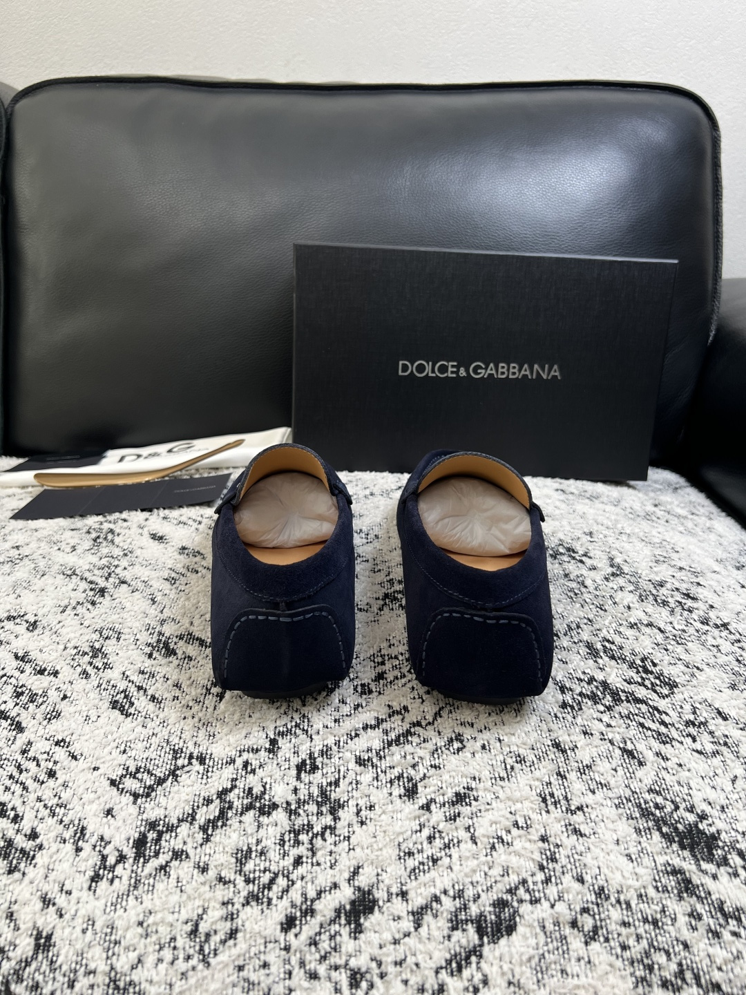 Dolce & Gabbana   高品质  顶级工艺品  杜嘉班纳 爆款豆豆鞋专柜新品同步，鞋面意大利进口牛皮面料，高