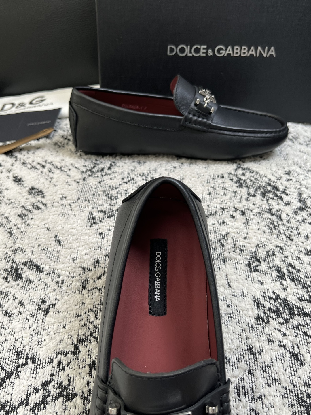 Dolce & Gabbana   高品质  顶级工艺品  杜嘉班纳 爆款豆豆鞋专柜新品同步，鞋面意大利进口牛皮面料，高