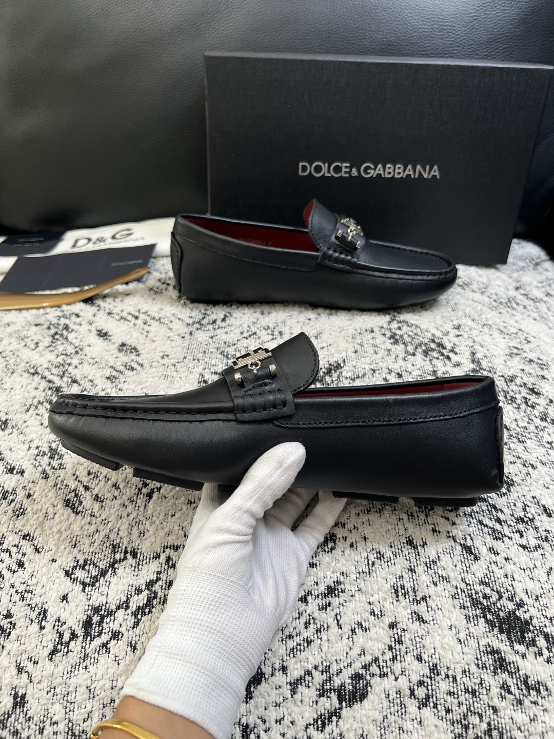 Dolce & Gabbana   高品质  顶级工艺品  杜嘉班纳 爆款豆豆鞋专柜新品同步，鞋面意大利进口牛皮面料，高