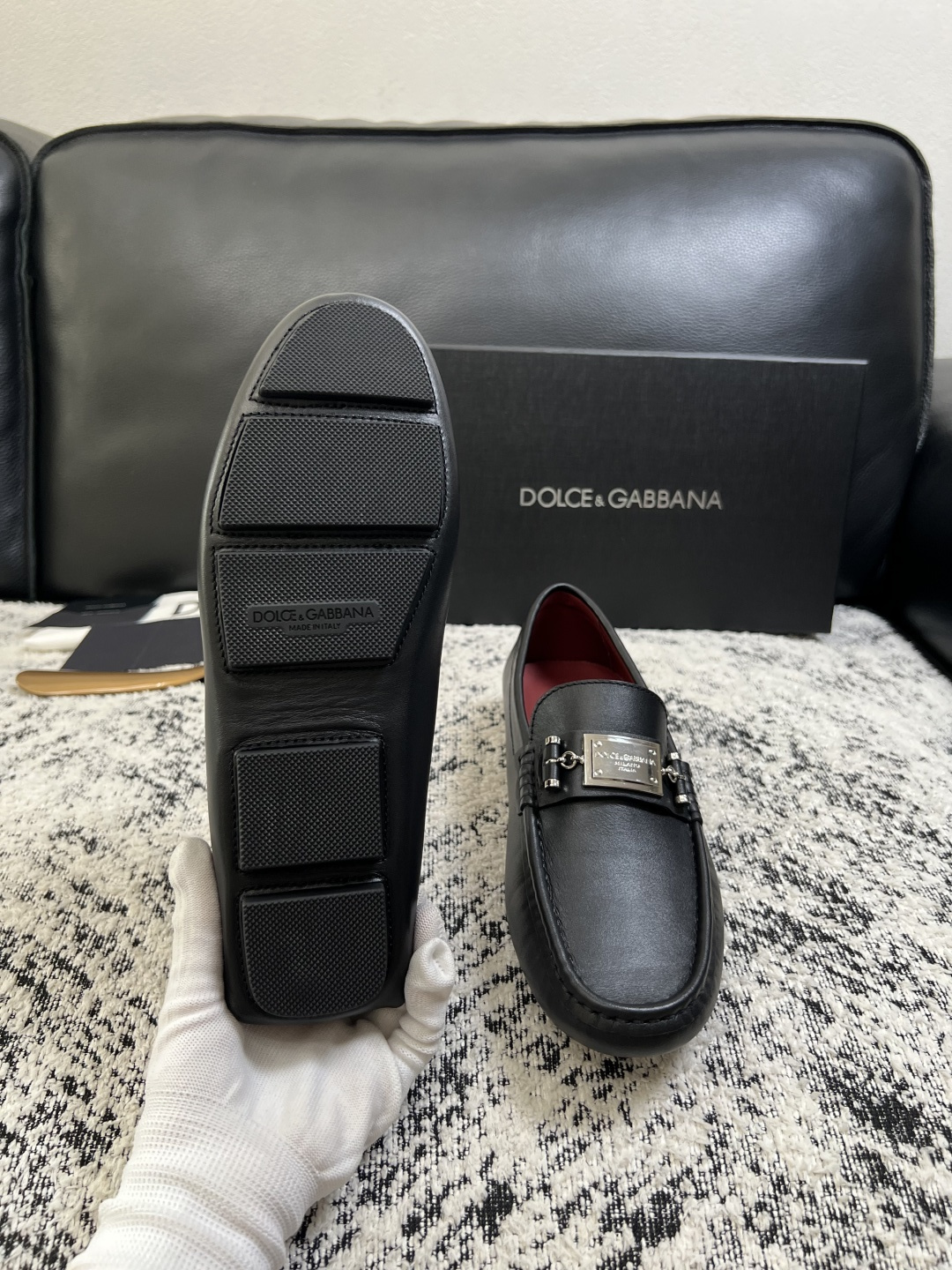 Dolce & Gabbana   高品质  顶级工艺品  杜嘉班纳 爆款豆豆鞋专柜新品同步，鞋面意大利进口牛皮面料，高