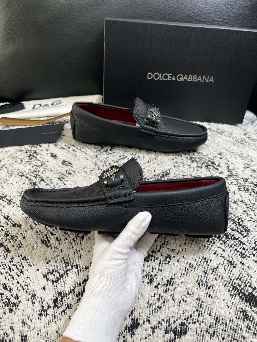 Dolce & Gabbana   高品质  顶级工艺品  杜嘉班纳 爆款豆豆鞋专柜新品同步，鞋面意大利进口牛皮面料，高