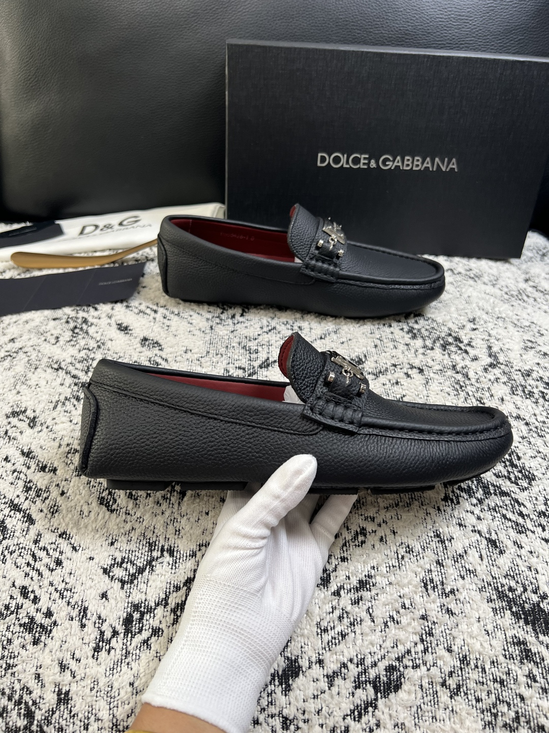 Dolce & Gabbana   高品质  顶级工艺品  杜嘉班纳 爆款豆豆鞋专柜新品同步，鞋面意大利进口牛皮面料，高