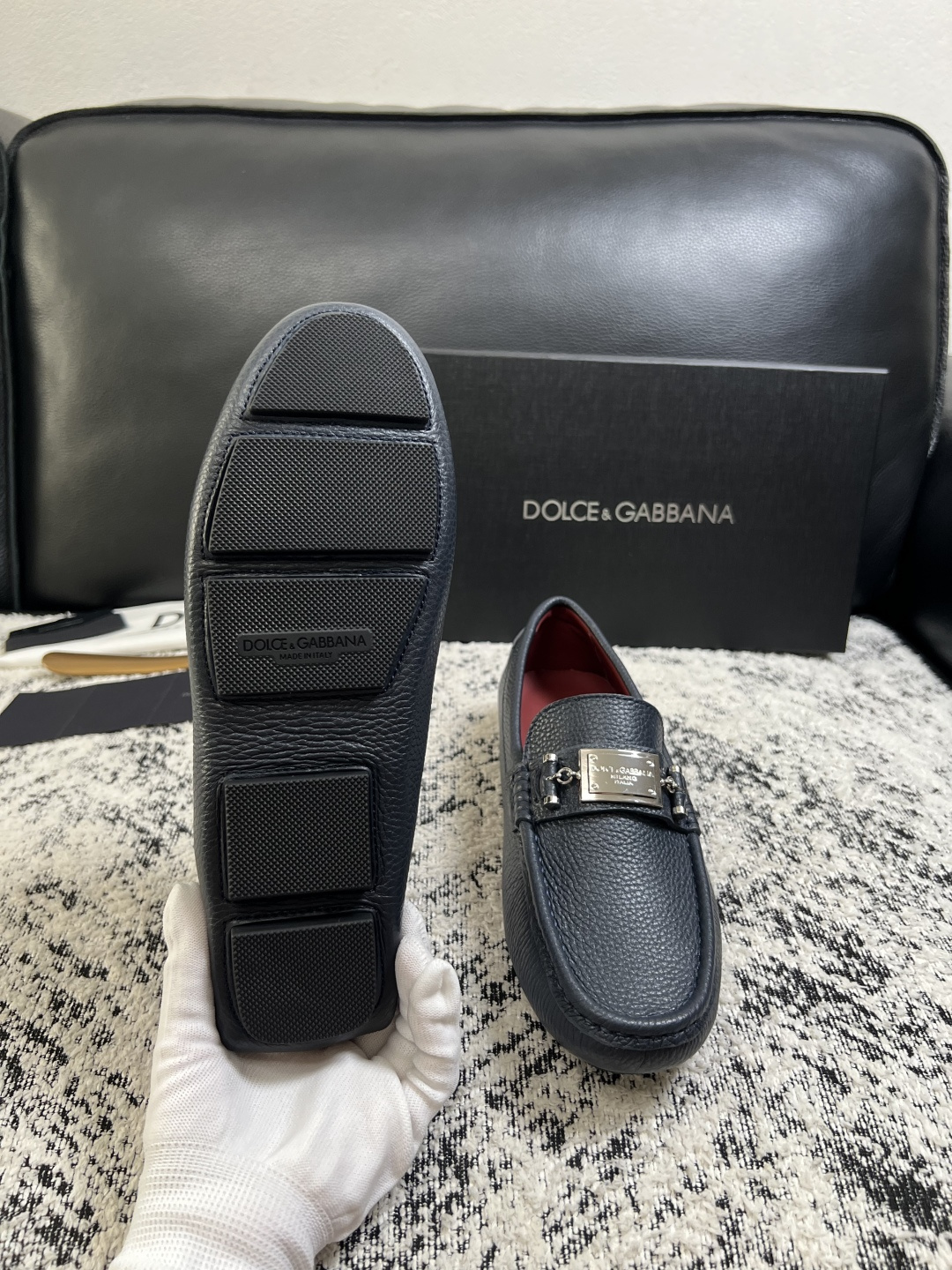 Dolce & Gabbana   高品质  顶级工艺品  杜嘉班纳 爆款豆豆鞋专柜新品同步，鞋面意大利进口牛皮面料，高