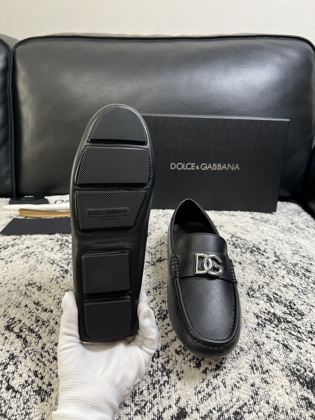 Dolce & Gabbana   高品质  顶级工艺品  杜嘉班纳 爆款豆豆鞋专柜新品同步，鞋面意大利进口牛皮面料，高