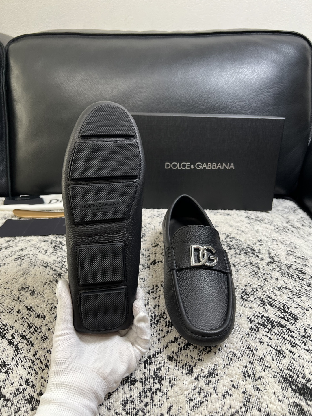 Dolce & Gabbana   高品质  顶级工艺品  杜嘉班纳 爆款豆豆鞋专柜新品同步，鞋面意大利进口牛皮面料，高
