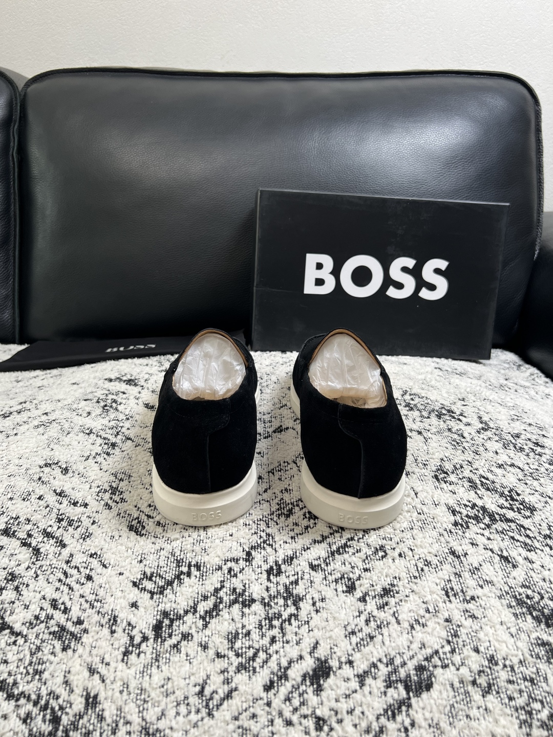 BOSS  高品质 顶级工艺品  博斯  专柜同步原厂配置，意大利进口牛皮面料牛内里垫，高品质拼接复杂工艺，透气舒适 鞋