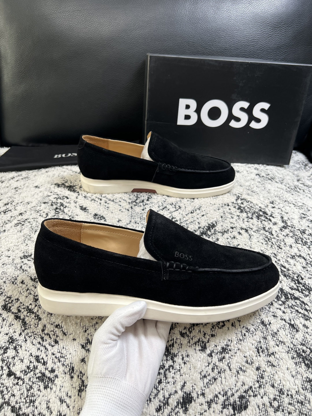 BOSS  高品质 顶级工艺品  博斯  专柜同步原厂配置，意大利进口牛皮面料牛内里垫，高品质拼接复杂工艺，透气舒适 鞋