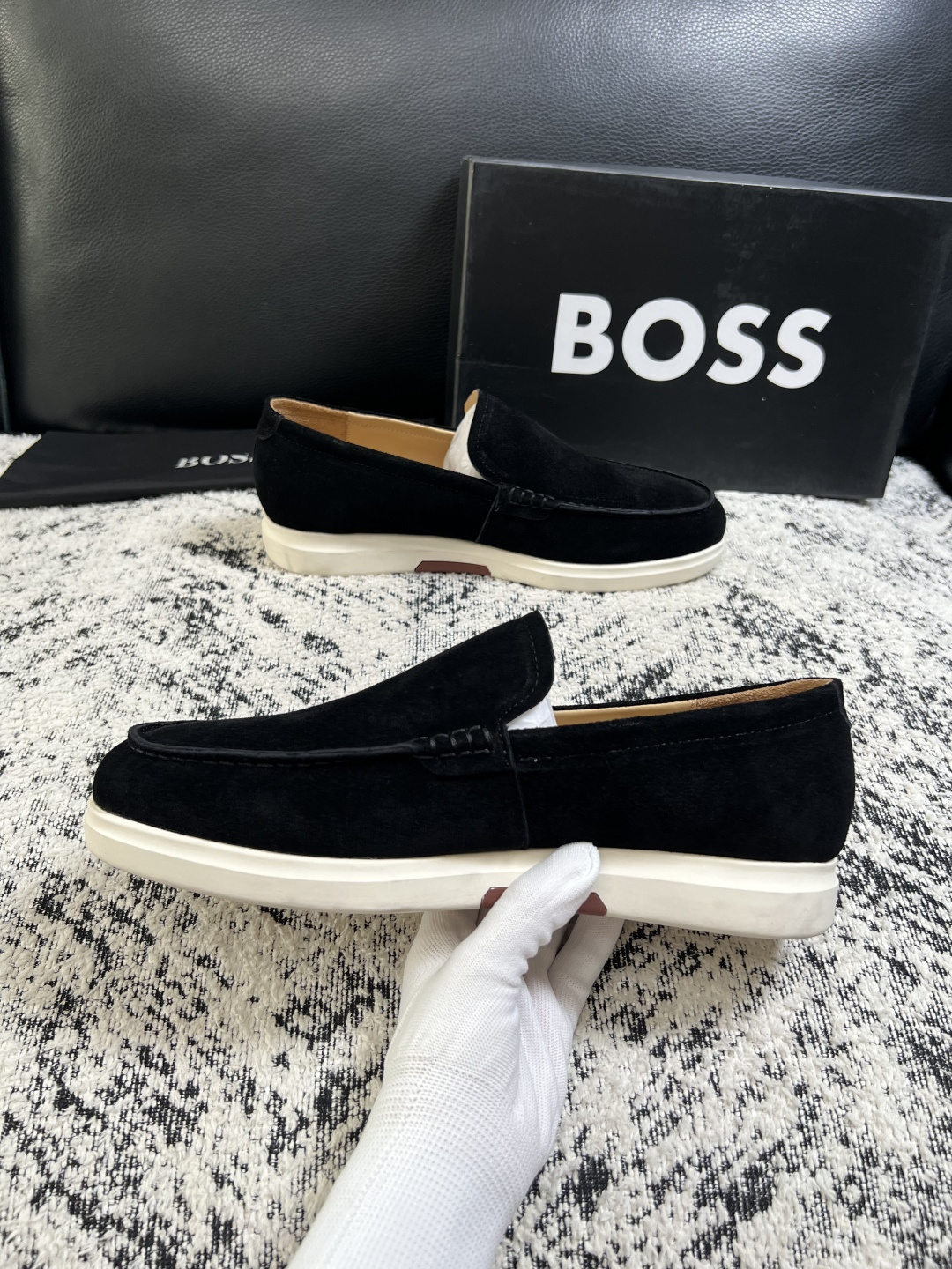 BOSS  高品质 顶级工艺品  博斯  专柜同步原厂配置，意大利进口牛皮面料牛内里垫，高品质拼接复杂工艺，透气舒适 鞋