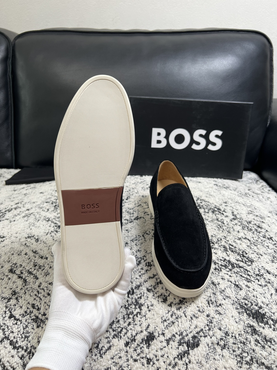 BOSS  高品质 顶级工艺品  博斯  专柜同步原厂配置，意大利进口牛皮面料牛内里垫，高品质拼接复杂工艺，透气舒适 鞋