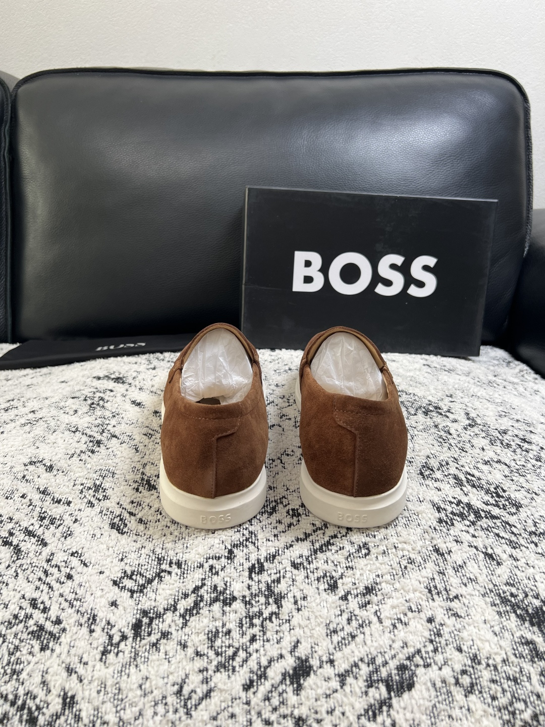 BOSS  高品质 顶级工艺品  博斯  专柜同步原厂配置，意大利进口牛皮面料牛内里垫，高品质拼接复杂工艺，透气舒适 鞋
