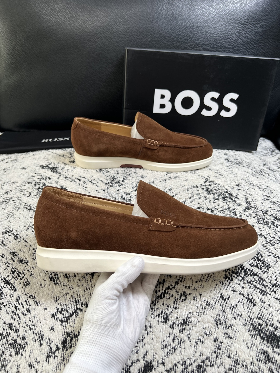 BOSS  高品质 顶级工艺品  博斯  专柜同步原厂配置，意大利进口牛皮面料牛内里垫，高品质拼接复杂工艺，透气舒适 鞋