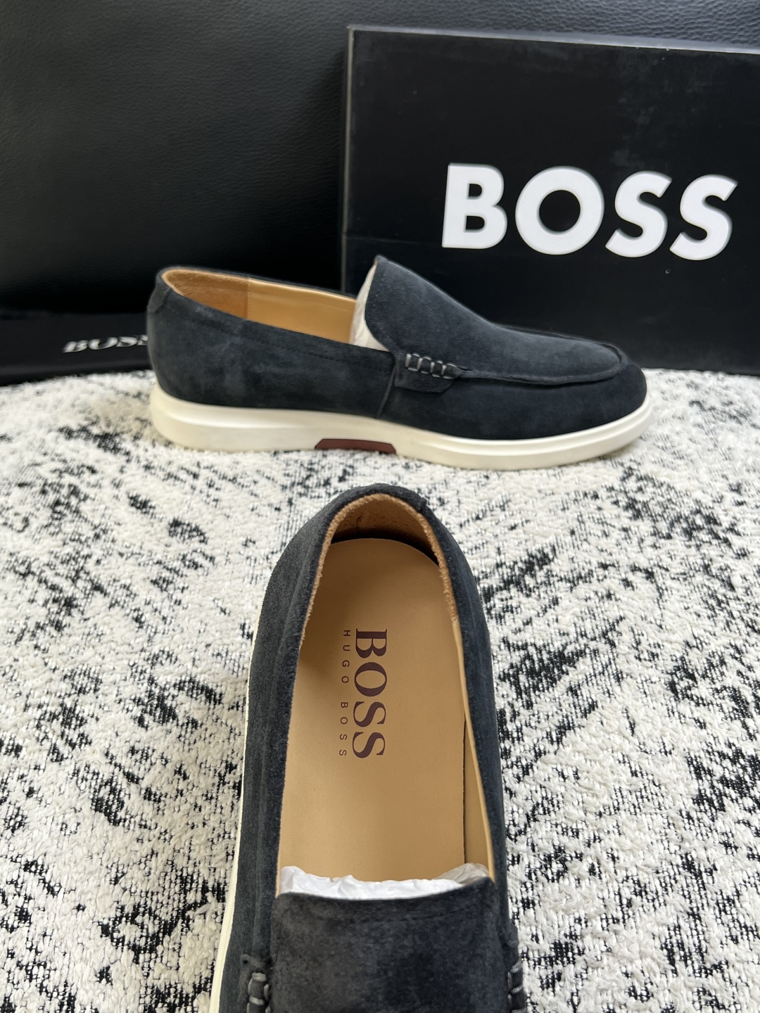 BOSS  高品质 顶级工艺品  博斯  专柜同步原厂配置，意大利进口牛皮面料牛内里垫，高品质拼接复杂工艺，透气舒适 鞋