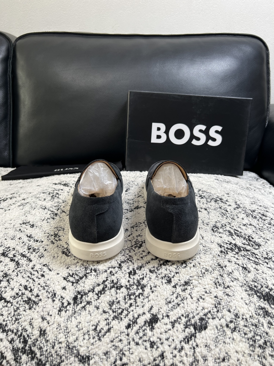 BOSS  高品质 顶级工艺品  博斯  专柜同步原厂配置，意大利进口牛皮面料牛内里垫，高品质拼接复杂工艺，透气舒适 鞋