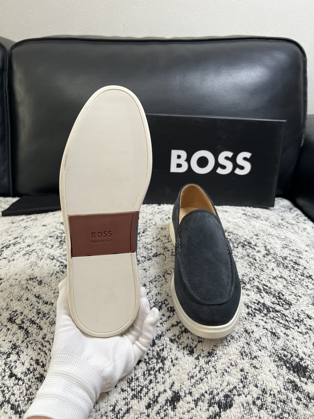 BOSS  高品质 顶级工艺品  博斯  专柜同步原厂配置，意大利进口牛皮面料牛内里垫，高品质拼接复杂工艺，透气舒适 鞋