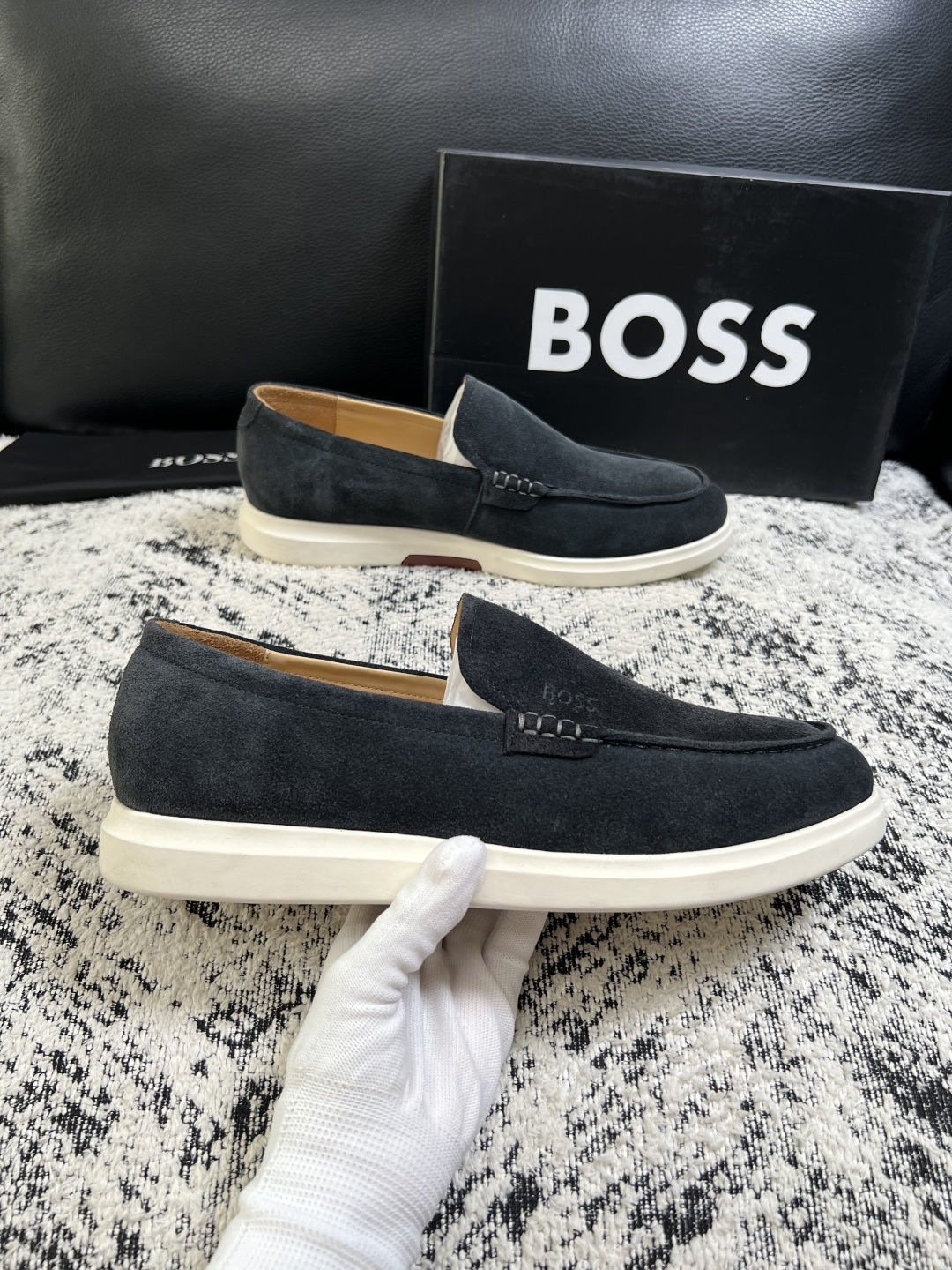 BOSS  高品质 顶级工艺品  博斯  专柜同步原厂配置，意大利进口牛皮面料牛内里垫，高品质拼接复杂工艺，透气舒适 鞋