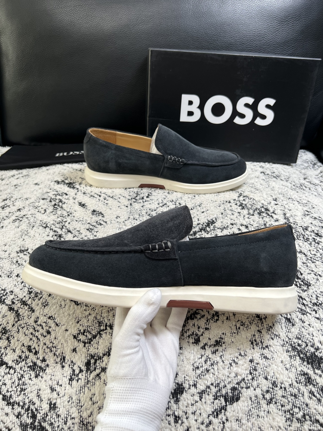 BOSS  高品质 顶级工艺品  博斯  专柜同步原厂配置，意大利进口牛皮面料牛内里垫，高品质拼接复杂工艺，透气舒适 鞋