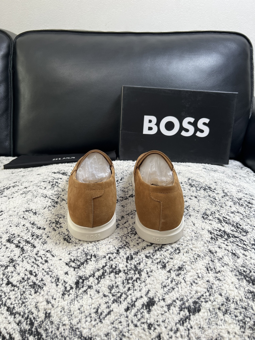 BOSS  高品质 顶级工艺品  博斯  专柜同步原厂配置，意大利进口牛皮面料牛内里垫，高品质拼接复杂工艺，透气舒适 鞋