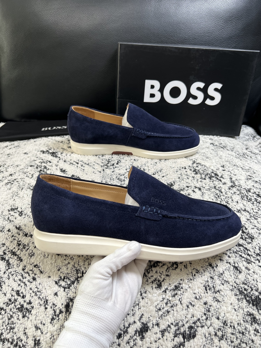BOSS  高品质 顶级工艺品  博斯  专柜同步原厂配置，意大利进口牛皮面料牛内里垫，高品质拼接复杂工艺，透气舒适 鞋