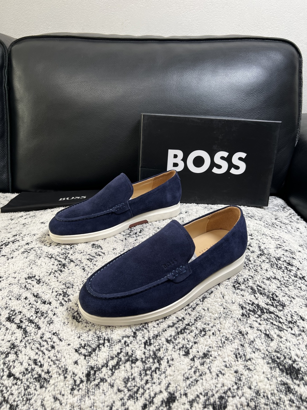 BOSS  高品质 顶级工艺品  博斯  专柜同步原厂配置，意大利进口牛皮面料牛内里垫，高品质拼接复杂工艺，透气舒适 鞋