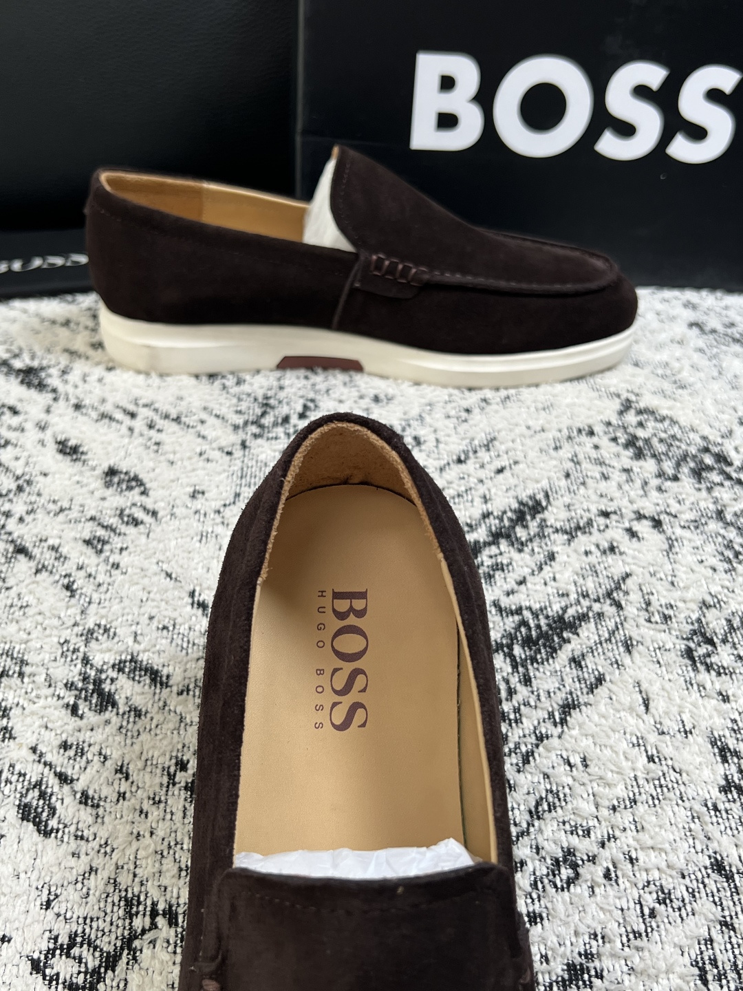 BOSS  高品质 顶级工艺品  博斯  专柜同步原厂配置，意大利进口牛皮面料牛内里垫，高品质拼接复杂工艺，透气舒适 鞋