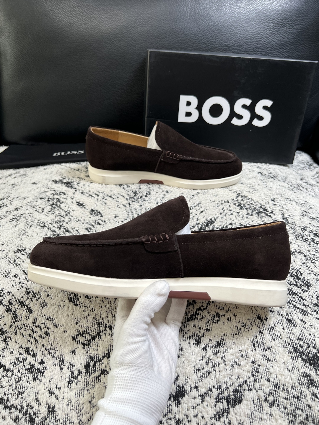 BOSS  高品质 顶级工艺品  博斯  专柜同步原厂配置，意大利进口牛皮面料牛内里垫，高品质拼接复杂工艺，透气舒适 鞋